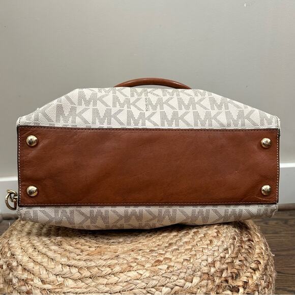 Michael Kors MK Hamilton Large North/South Tote-Vanilla - Monogram - Picture 8 of 11